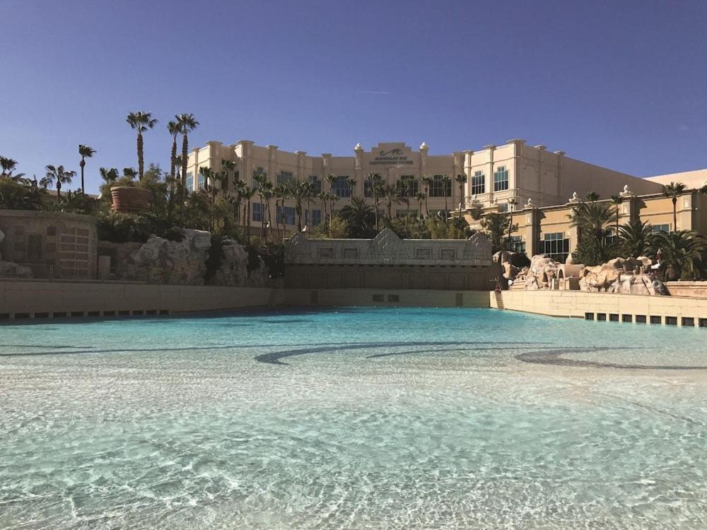 Mandalay Bay Resort And Casino By Suiteness Las Vegas Eksteriør billede